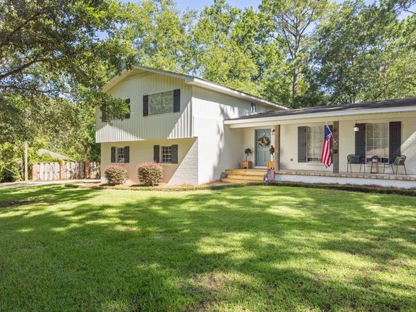 109 Richwood Dr., Hattiesburg, MS 39402