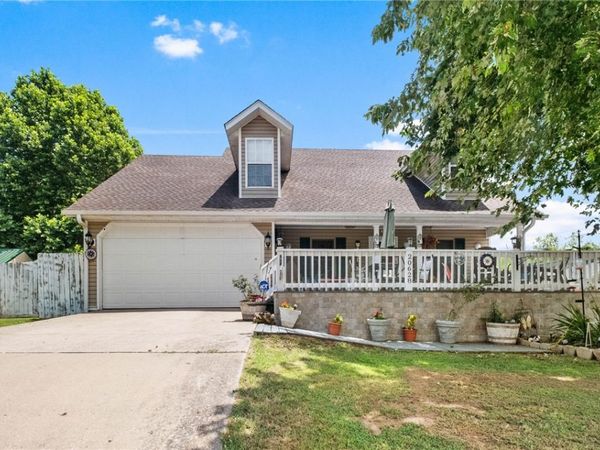 20628 Hillcrest Drive , Springdale, AR 72764