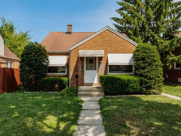 3536 S 16th St, Milwaukee, WI 53221