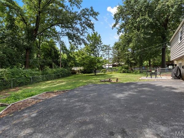 161 Chatwood Terrace , Crestwood, MO 63126