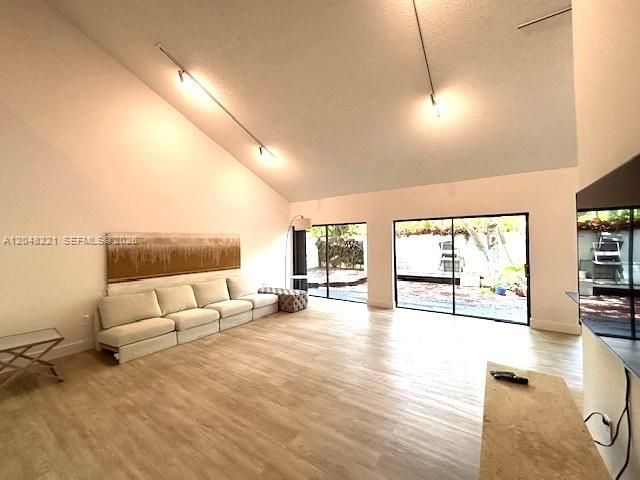 3074 Aviation Ave, Unit 1, Miami, FL 33133 Photo