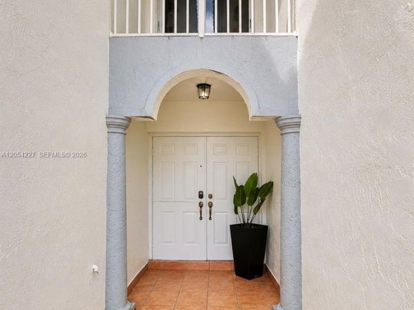 15355 SW 39th Ln, Miami, FL 33185