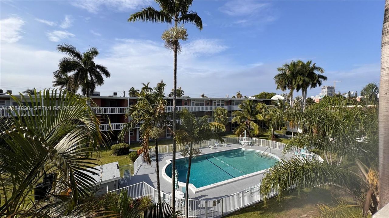 141 NE 10th Ave, Unit 24C, Hallandale Beach, FL 33009 Photo