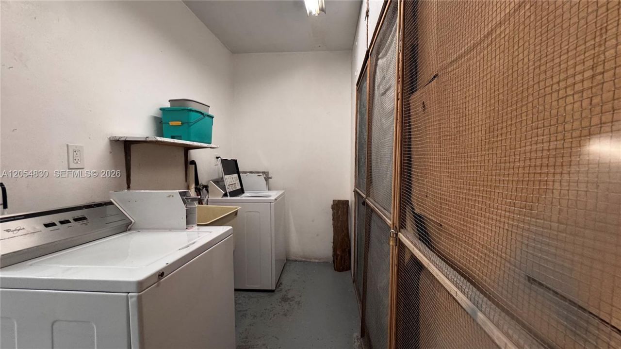 141 NE 10th Ave, Unit 24C, Hallandale Beach, FL 33009 Photo
