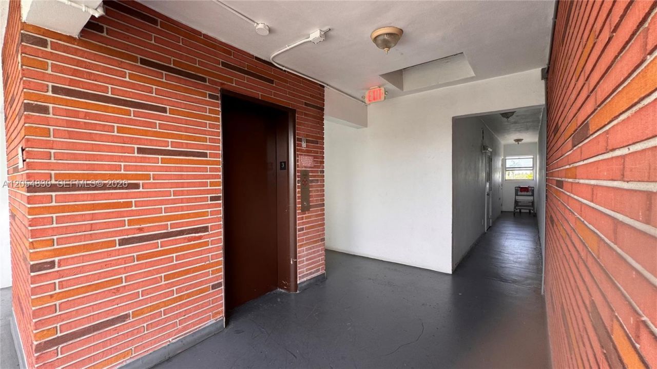 141 NE 10th Ave, Unit 24C, Hallandale Beach, FL 33009 Photo