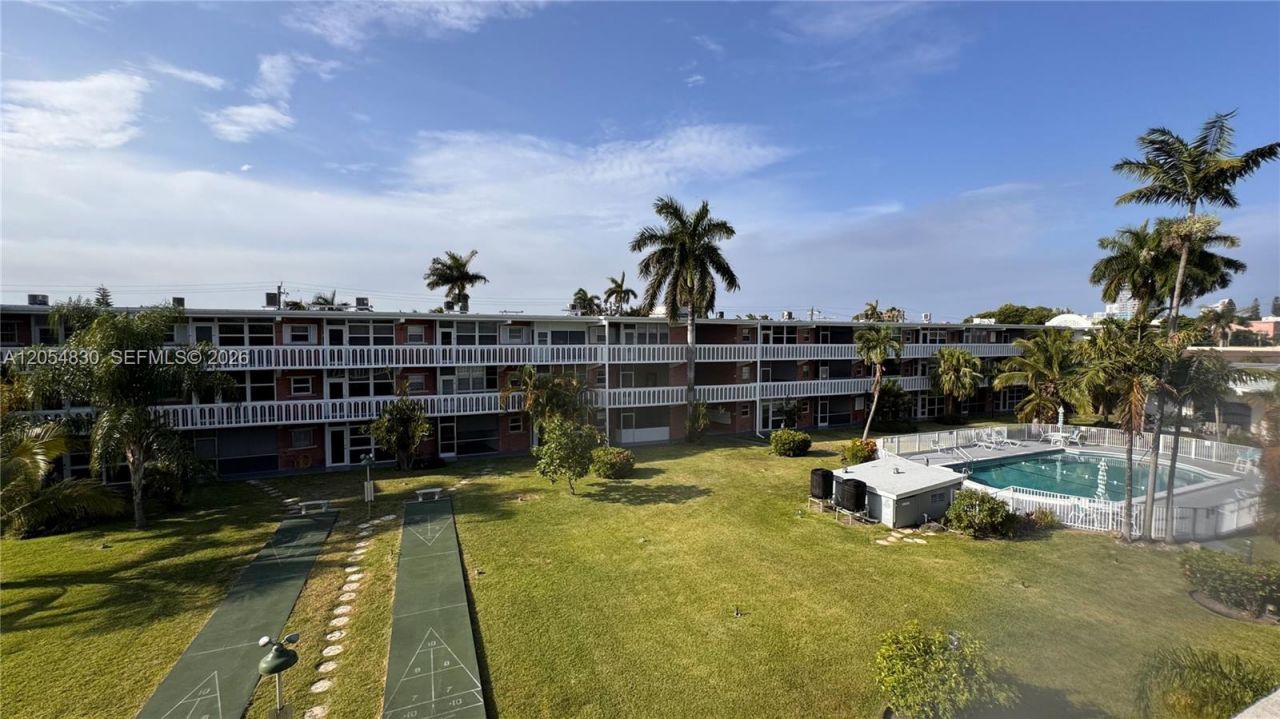 141 NE 10th Ave, Unit 24C, Hallandale Beach, FL 33009 Photo