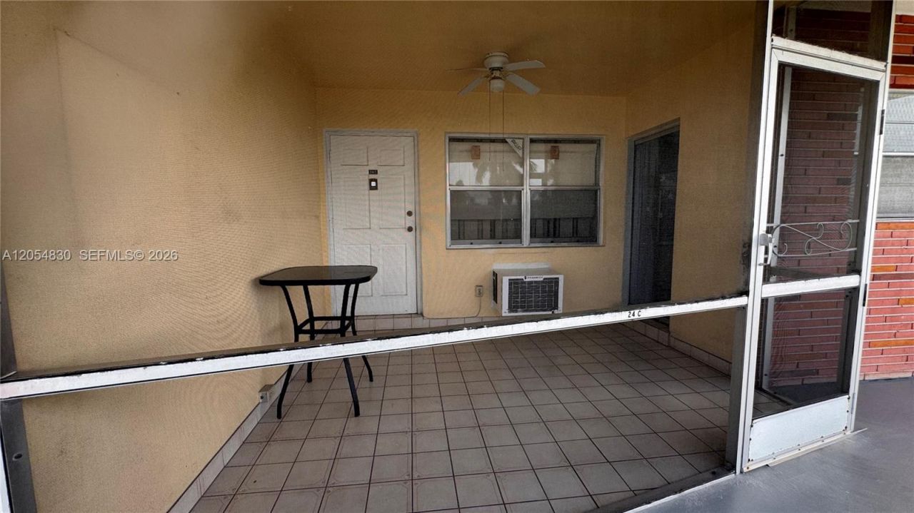 141 NE 10th Ave, Unit 24C, Hallandale Beach, FL 33009 Photo