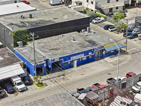 1081 E 47th St , Hialeah, FL 33013