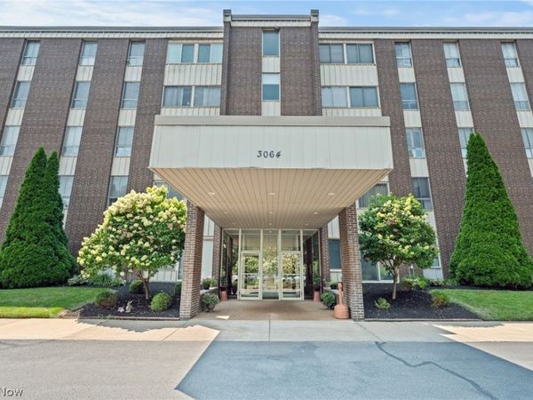 3064 Kent Road , Unit 101, Stow, OH 44224