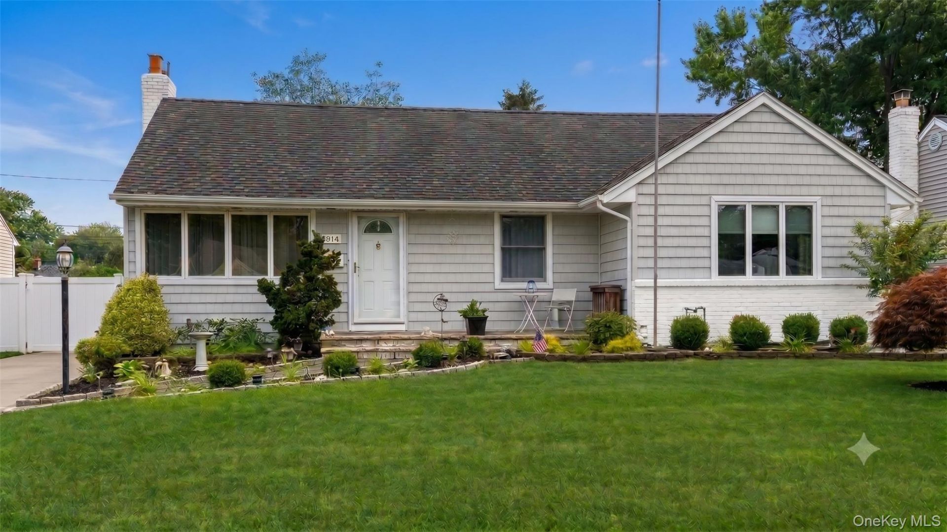 914 Annette Drive , Wantagh, NY 11793 Main Photo