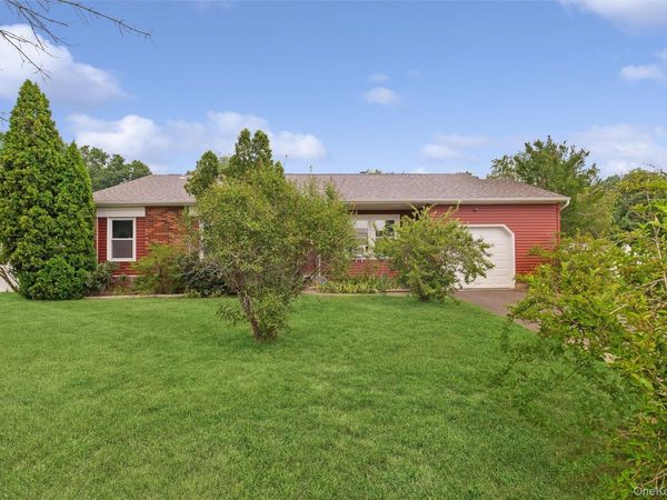 98 Constable Drive, Riverhead, NY 11901