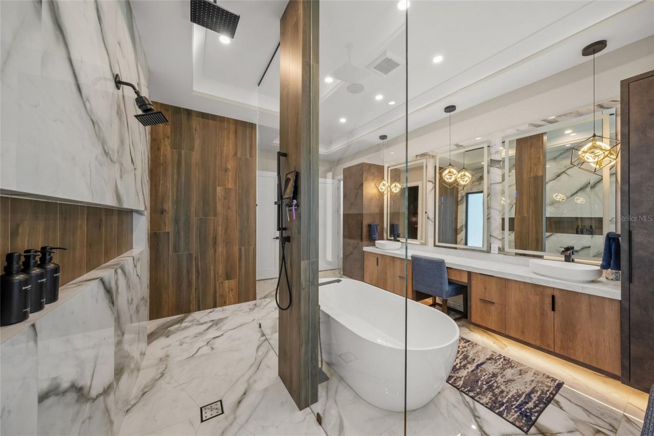 1555 Eastbrook Drive, Sarasota, FL 34231 Photo