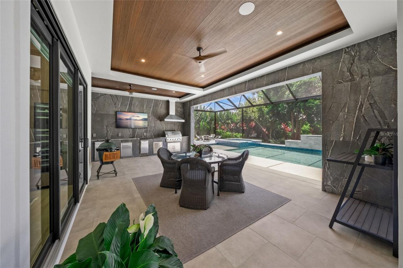 1555 Eastbrook Drive, Sarasota, FL 34231 Photo