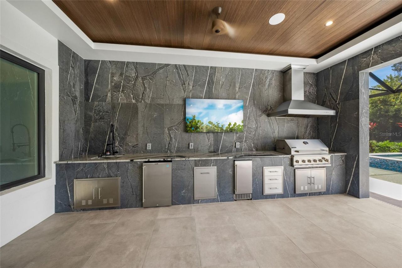 1555 Eastbrook Drive, Sarasota, FL 34231 Photo
