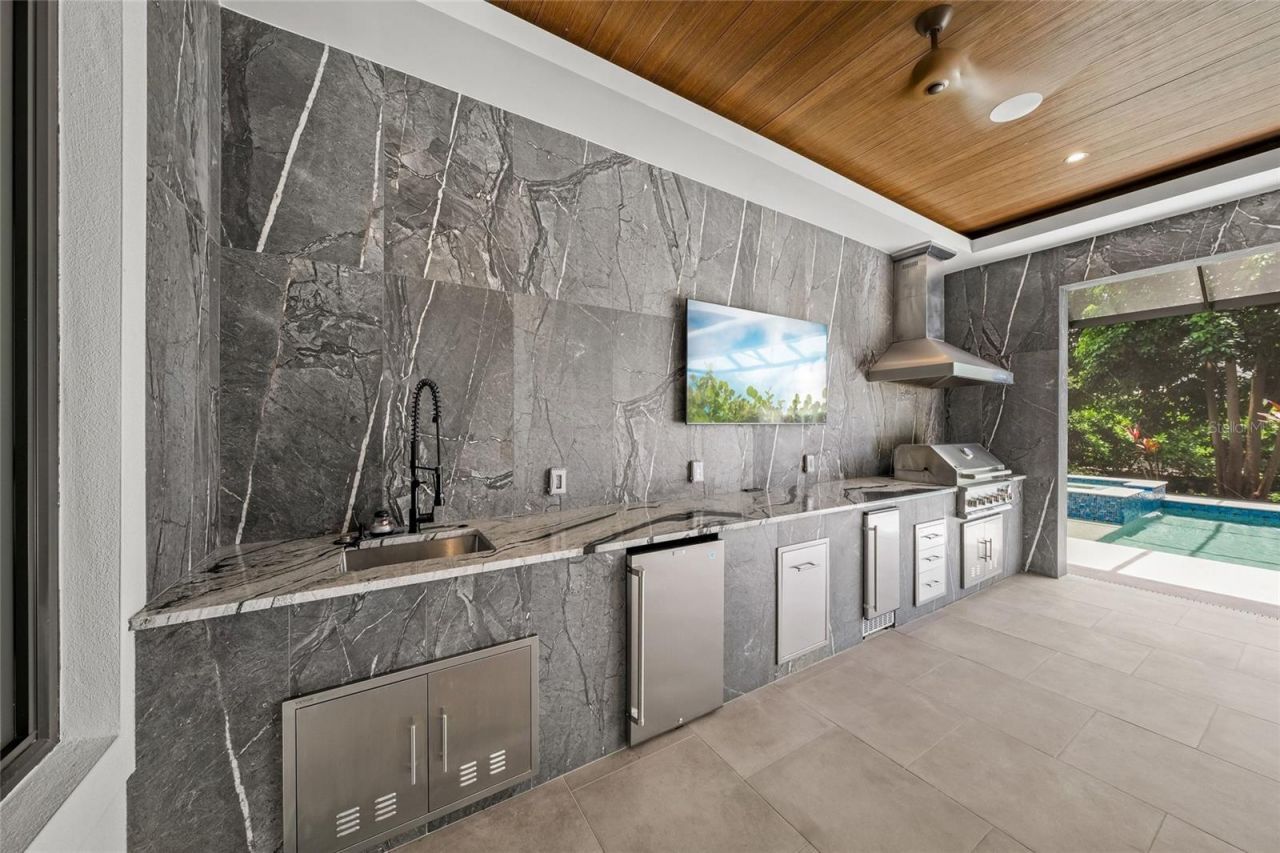 1555 Eastbrook Drive, Sarasota, FL 34231 Photo