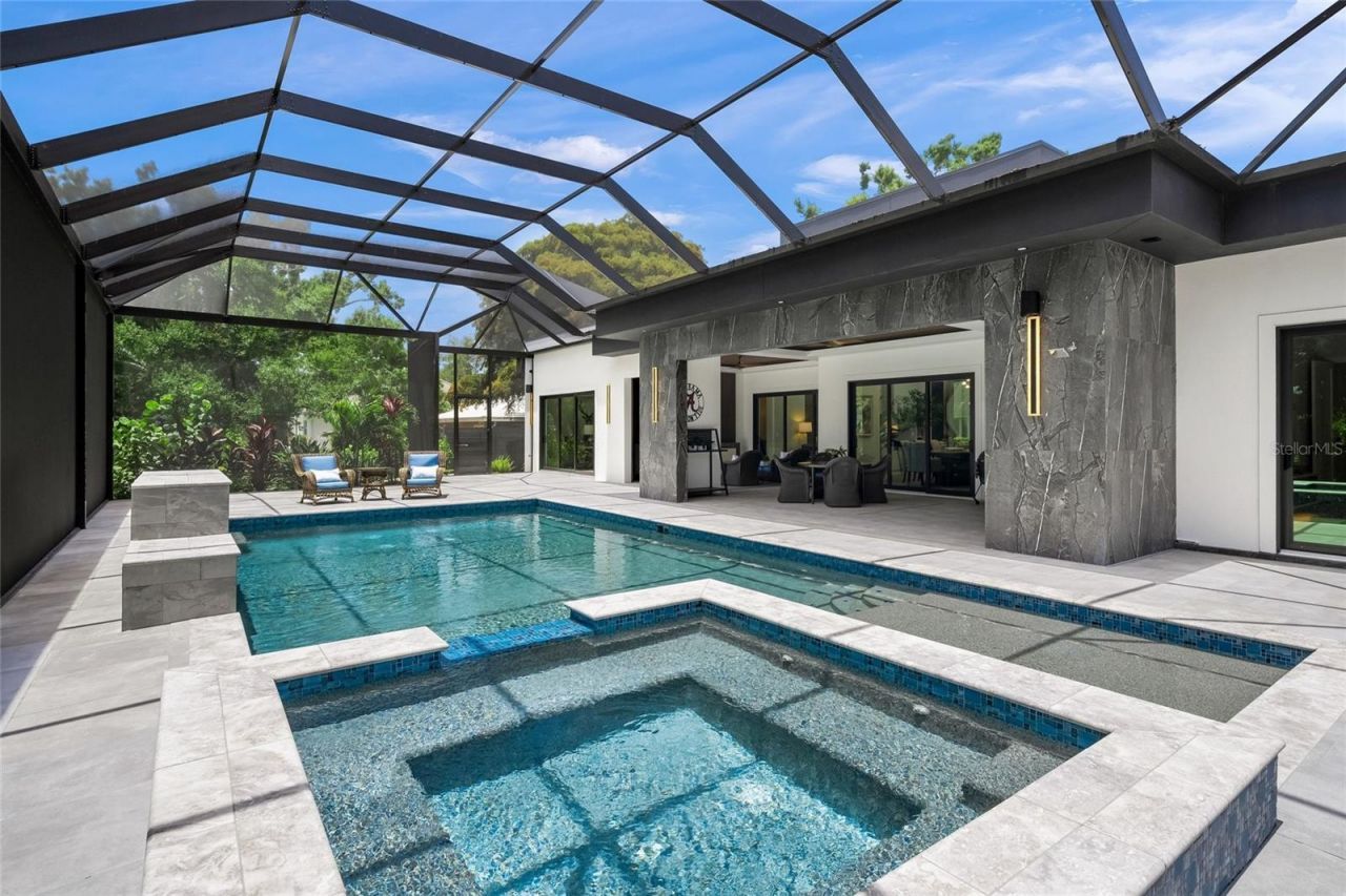 1555 Eastbrook Drive, Sarasota, FL 34231 Photo