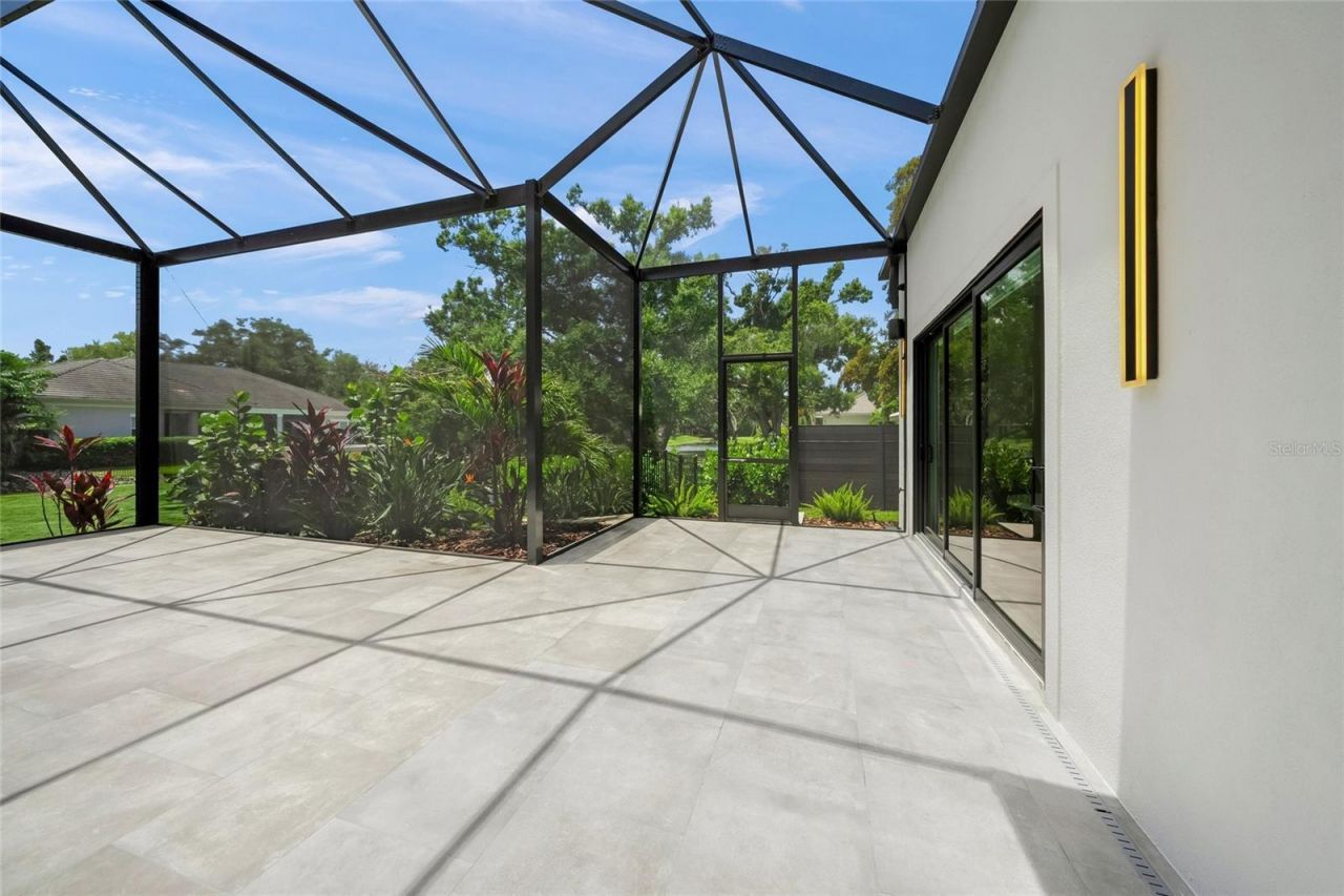 1555 Eastbrook Drive, Sarasota, FL 34231 Photo