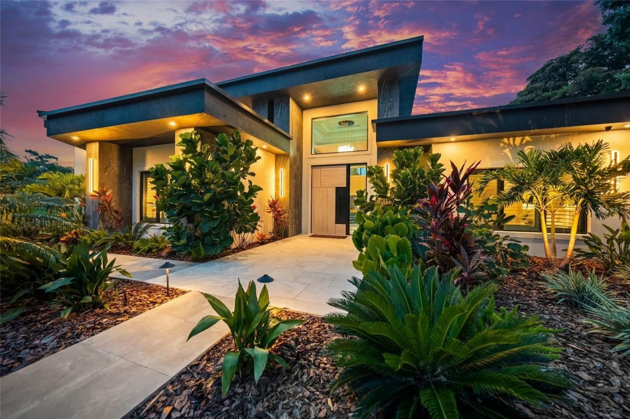 1555 Eastbrook Drive, Sarasota, FL 34231 Photo
