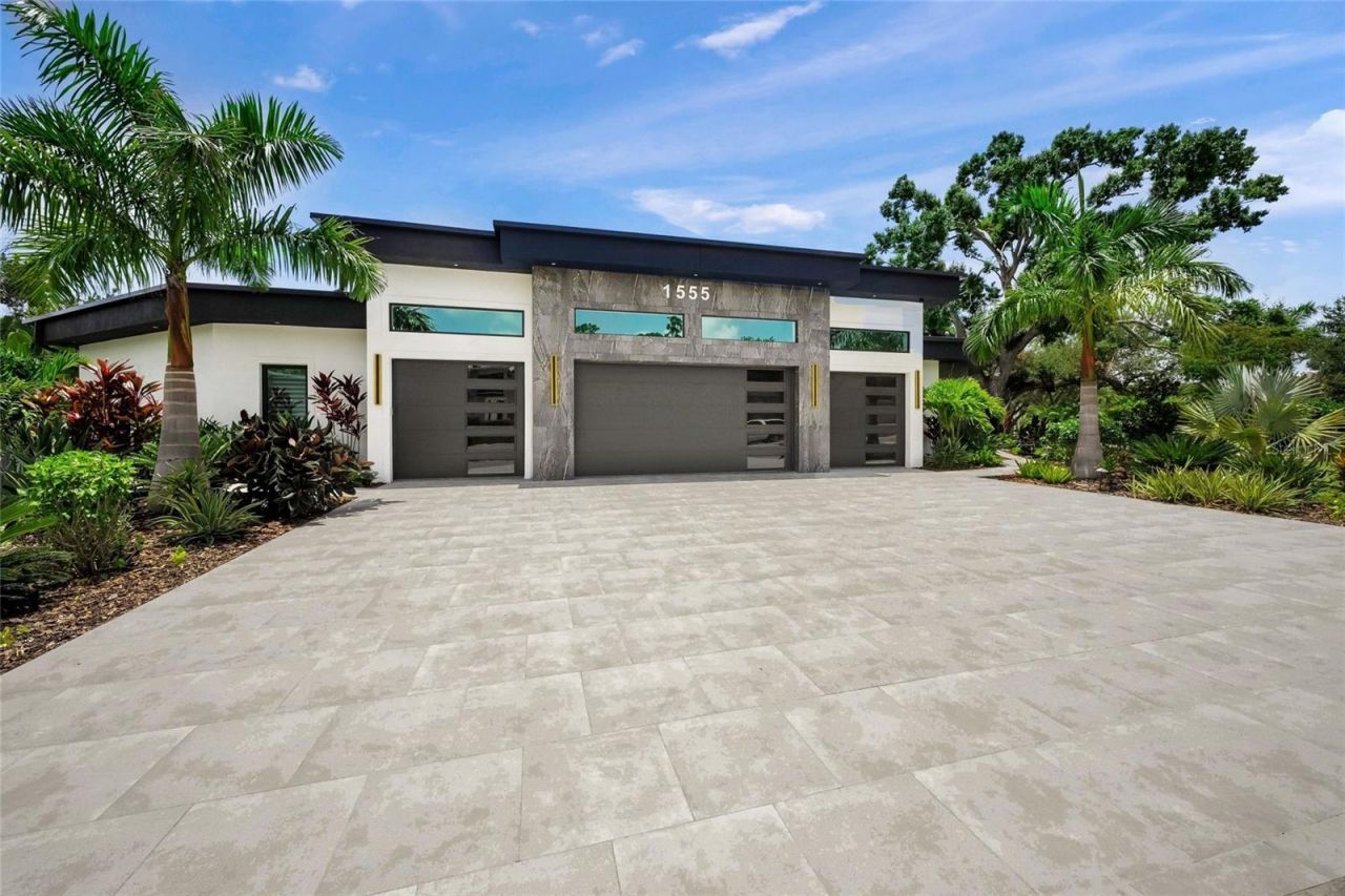1555 Eastbrook Drive, Sarasota, FL 34231 Photo