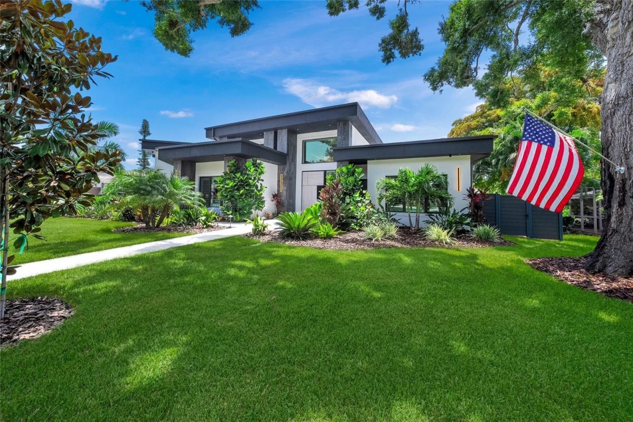 1555 Eastbrook Drive, Sarasota, FL 34231 Photo