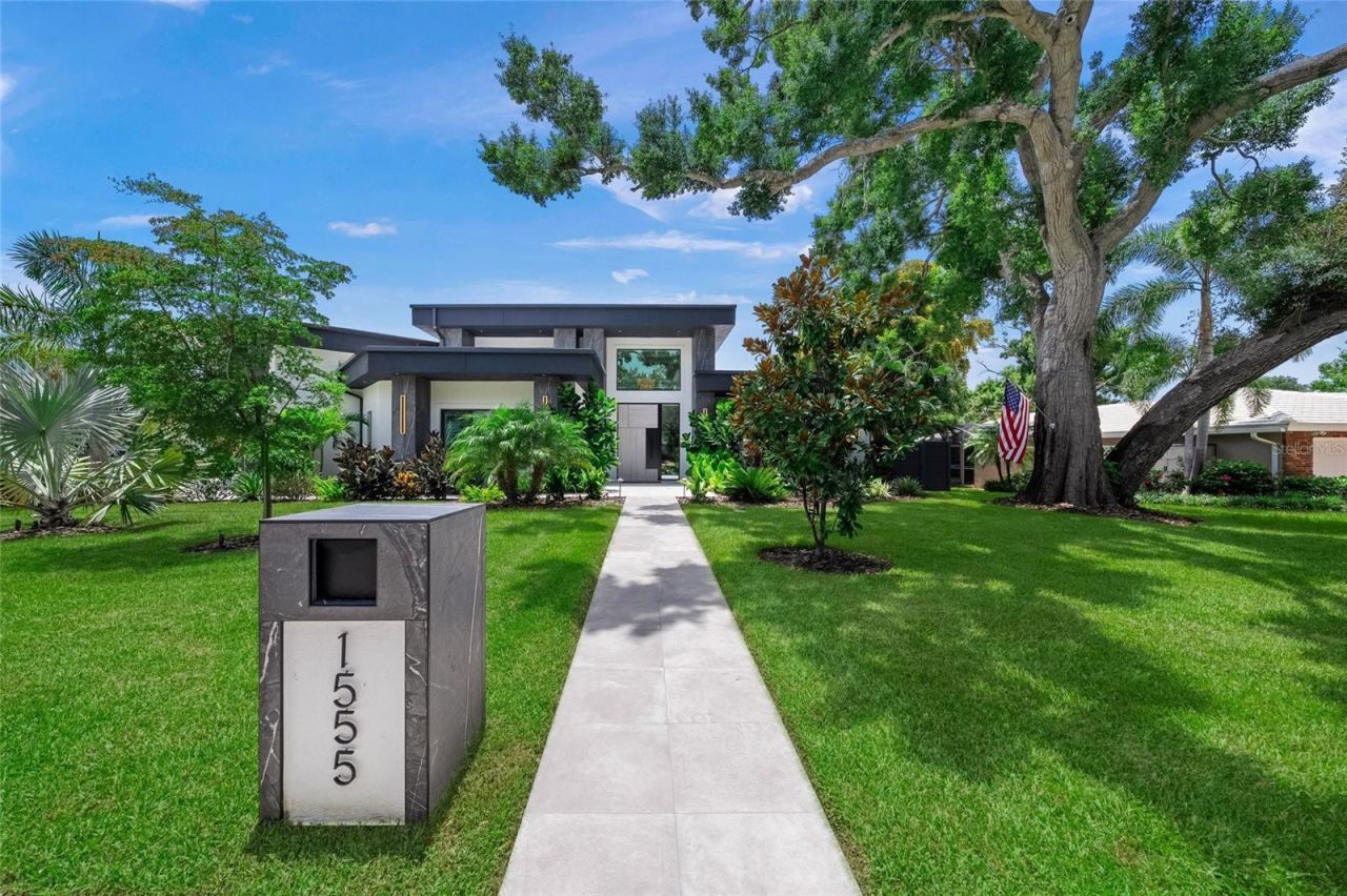1555 Eastbrook Drive, Sarasota, FL 34231 Photo