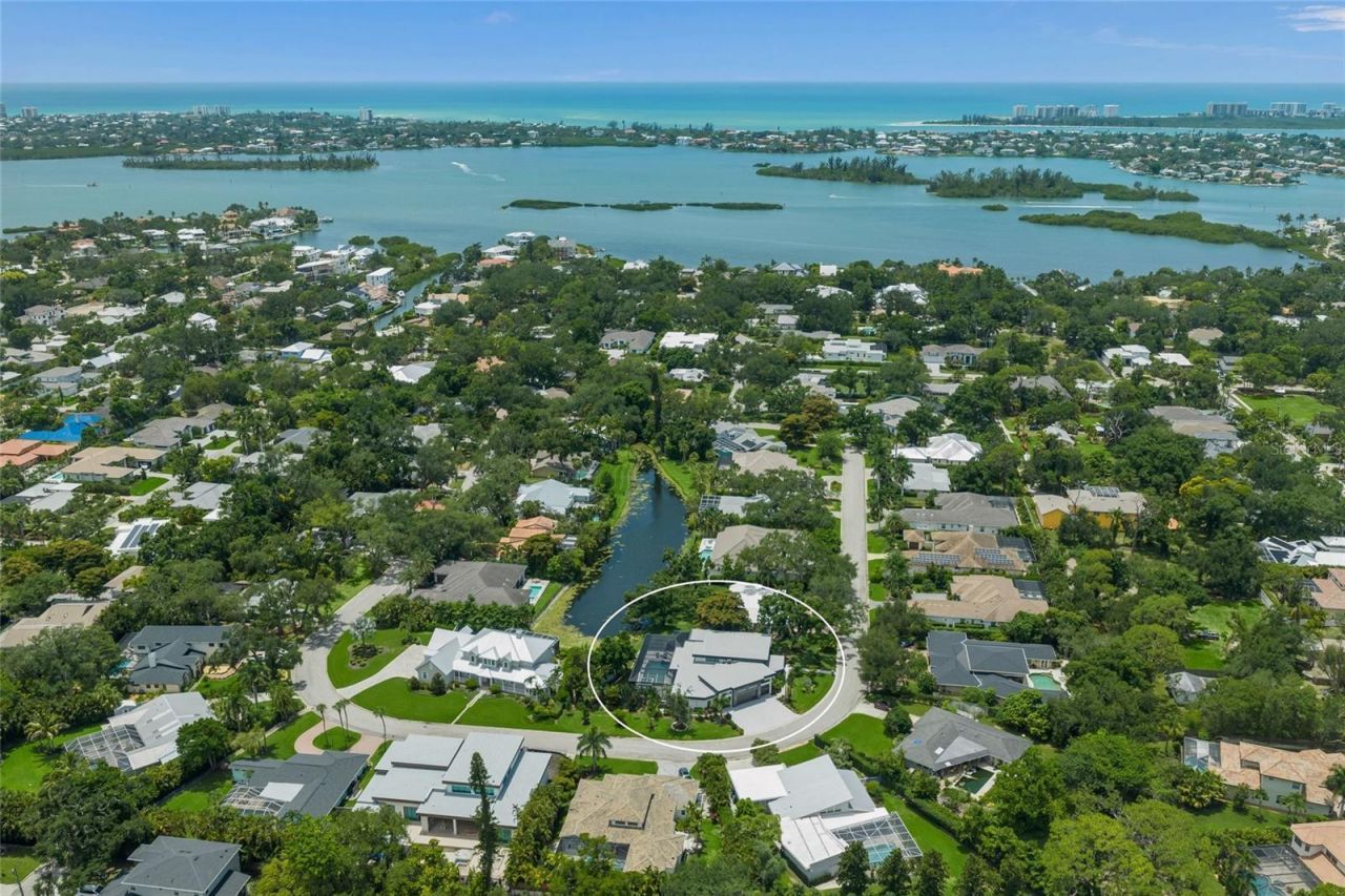 1555 Eastbrook Drive, Sarasota, FL 34231 Photo