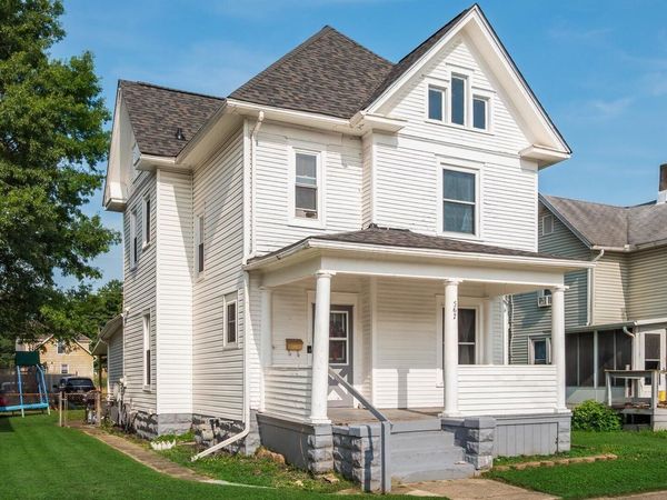 567 Maple Avenue, Newark, OH 43055