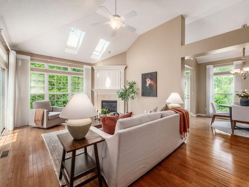 7338 Deer Valley Crossing, Powell, OH 43065 Photo 5