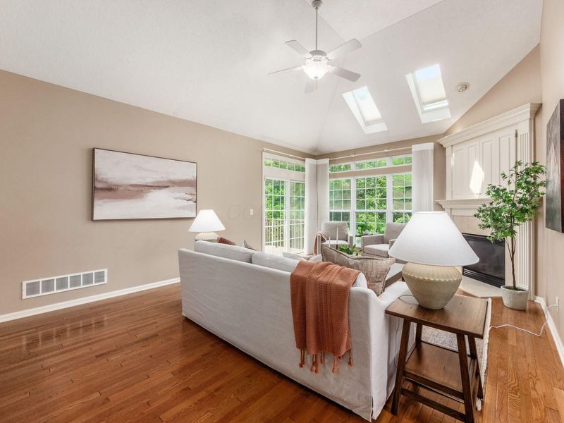 7338 Deer Valley Crossing, Powell, OH 43065 Photo 6