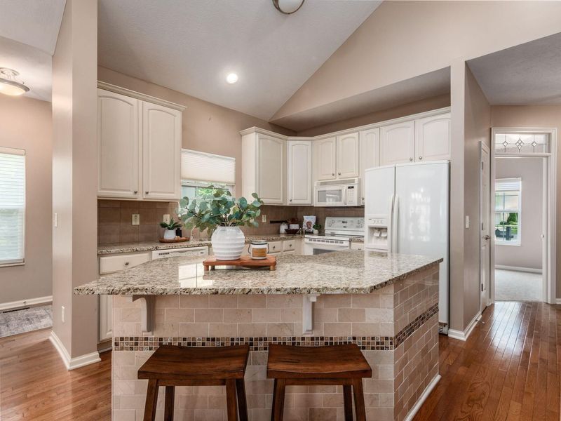 7338 Deer Valley Crossing, Powell, OH 43065 Photo 9