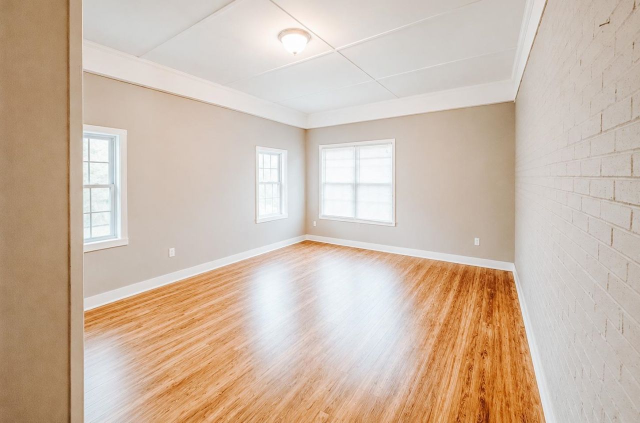 1298 Forestbrook Rd.  Photo 5