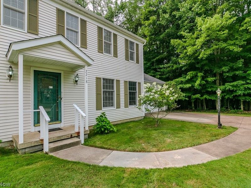2218 Croydon Road, Twinsburg, OH 44087 Photo 2