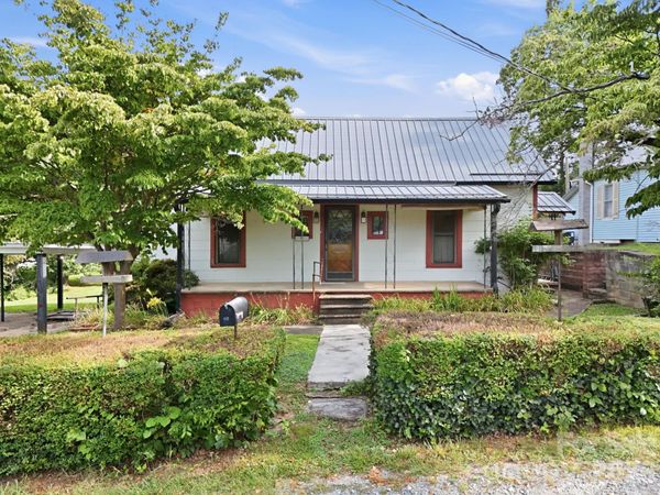 209 Virginia Avenue , Marion, NC 28752