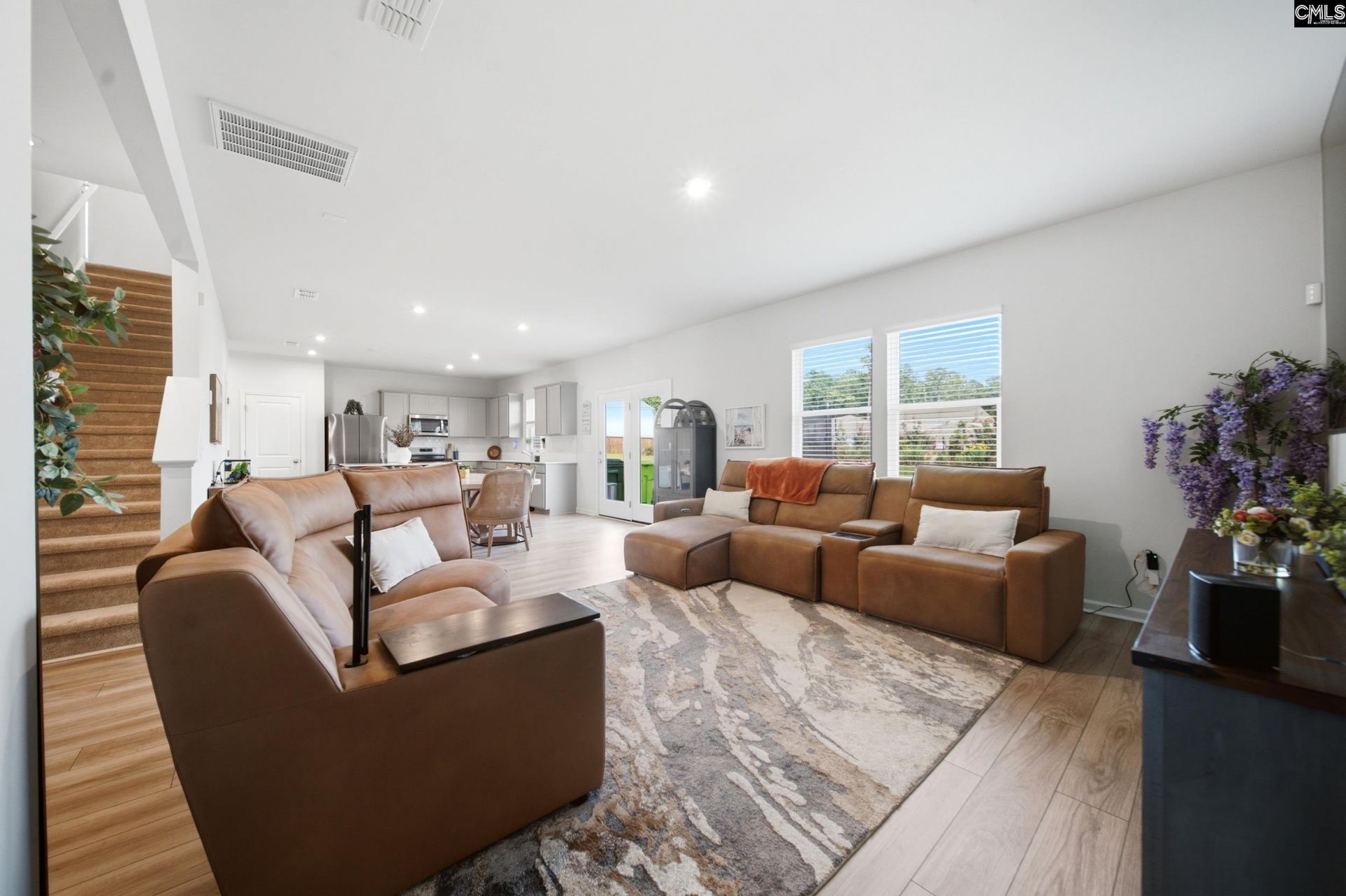 348 Fox Glen Drive  Photo 10