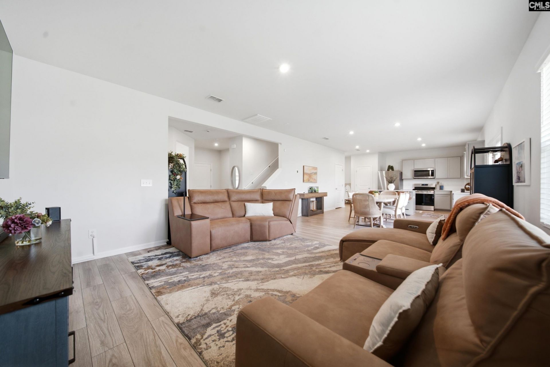 348 Fox Glen Drive  Photo 11