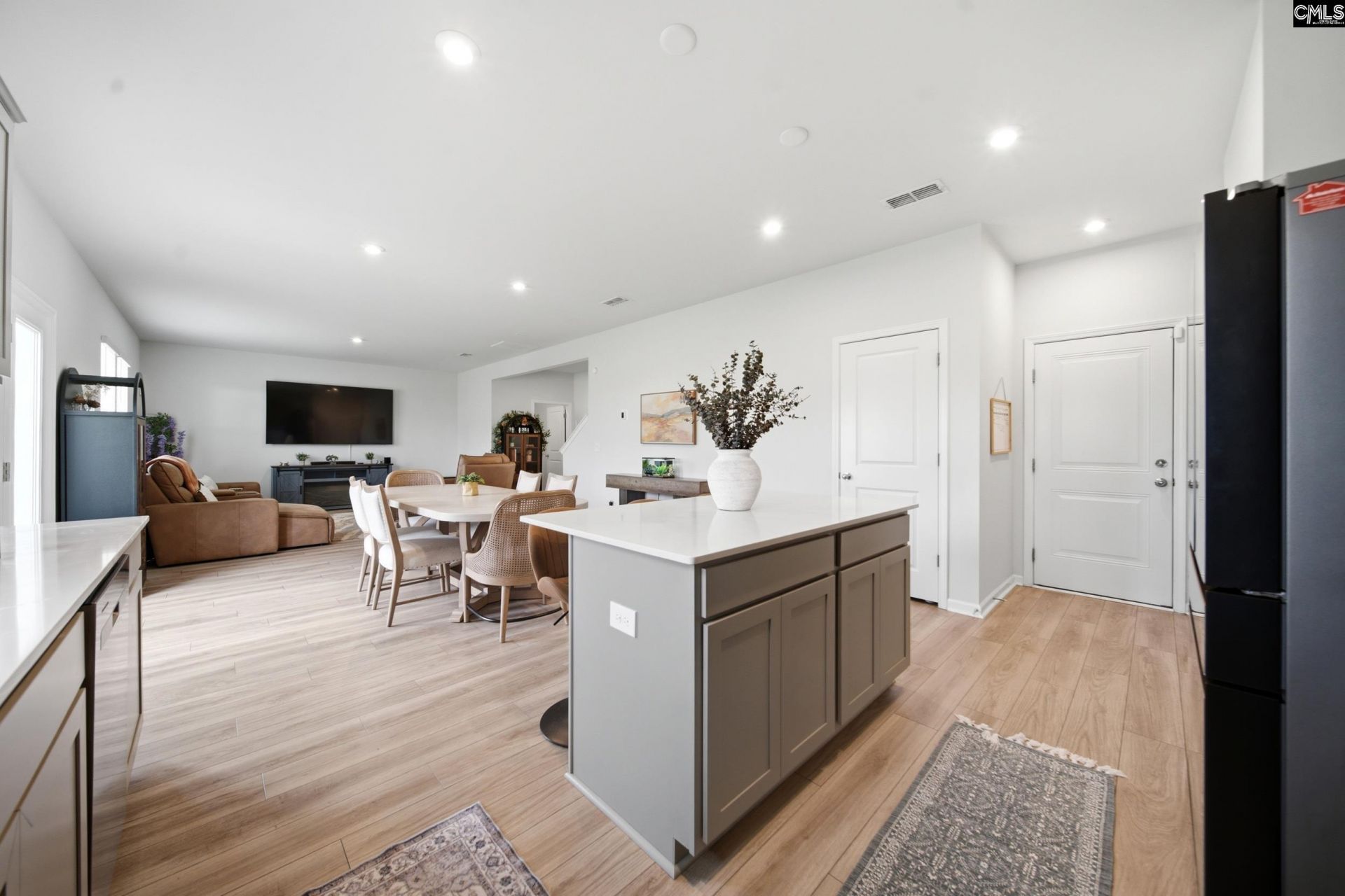 348 Fox Glen Drive  Photo 15