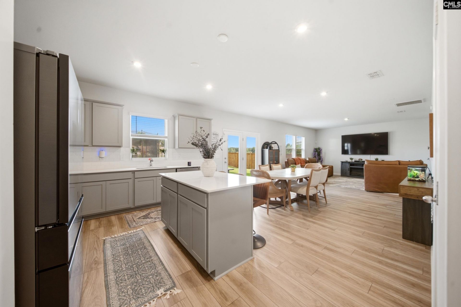 348 Fox Glen Drive  Photo 16