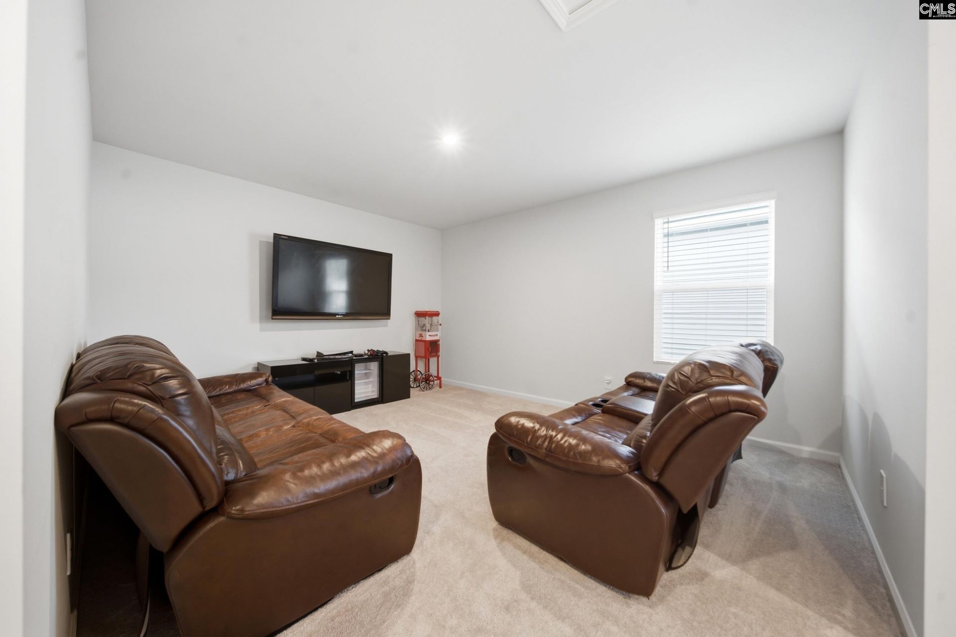 348 Fox Glen Drive  Photo 19