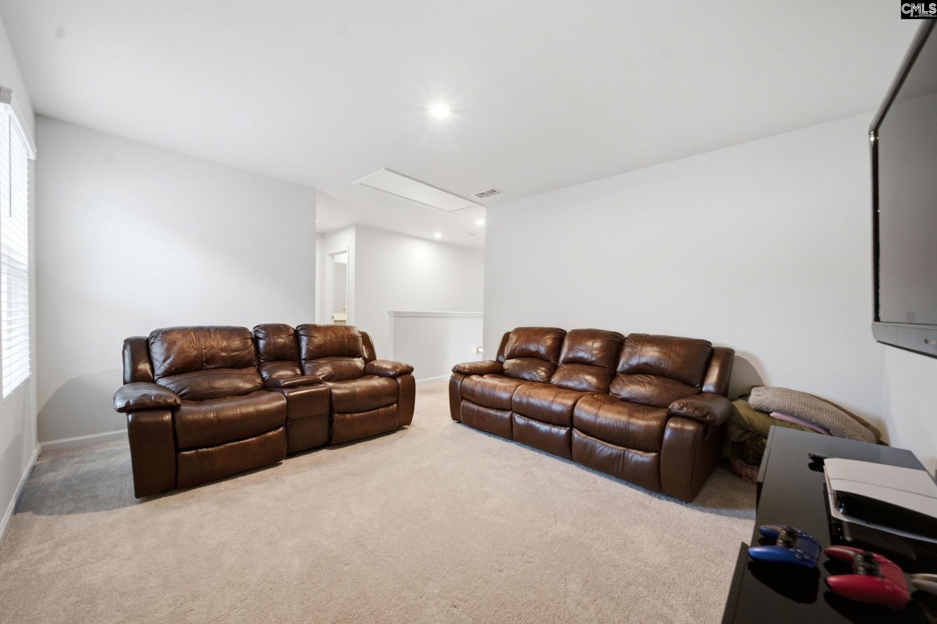 348 Fox Glen Drive  Photo 20
