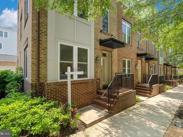 1121 S LINCOLN STREET , ARLINGTON, VA 22204
