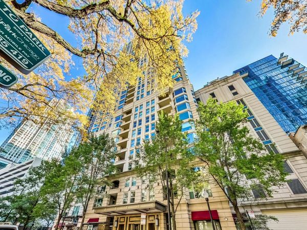 25 E Superior Street, Unit 404, Chicago, IL 60611