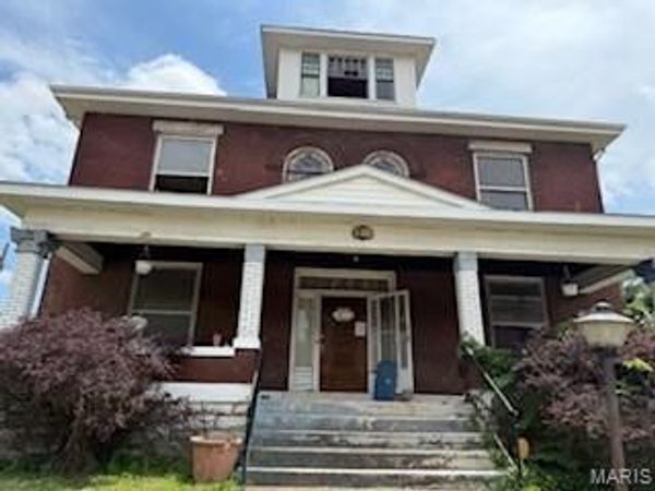 570 Washington Place , East St Louis, IL 62205