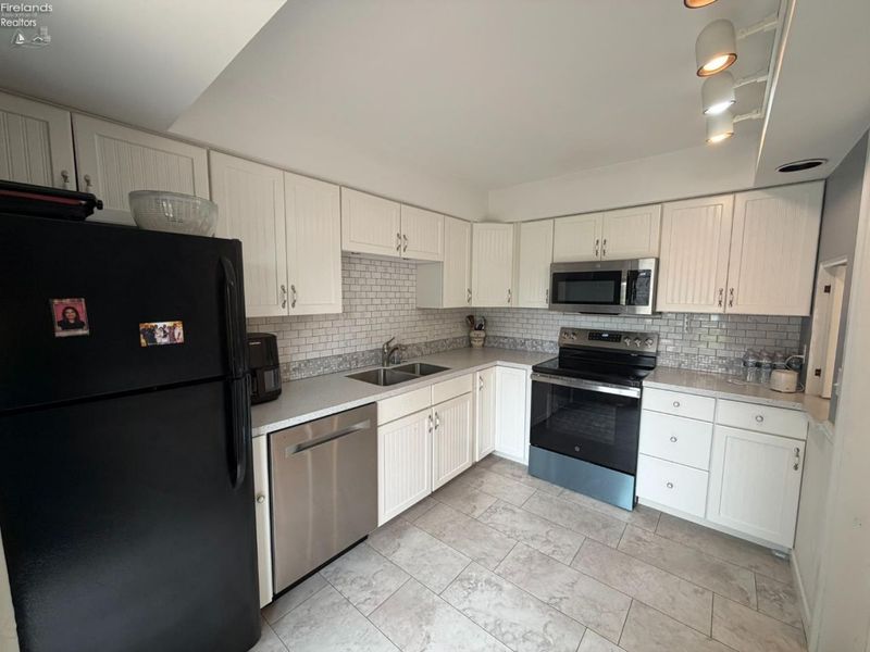 1120 By The Shores Drive, Unit 2, Huron, OH 44839 Photo 6