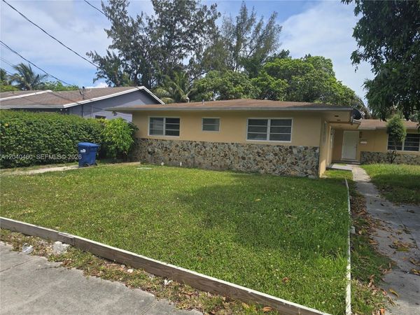 1340 NE 145th St, Unit 1, Miami, FL 33161