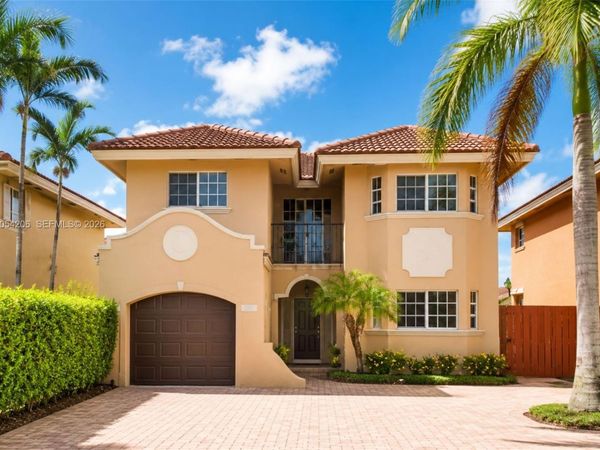 15355 SW 39th Ln, Miami, FL 33185