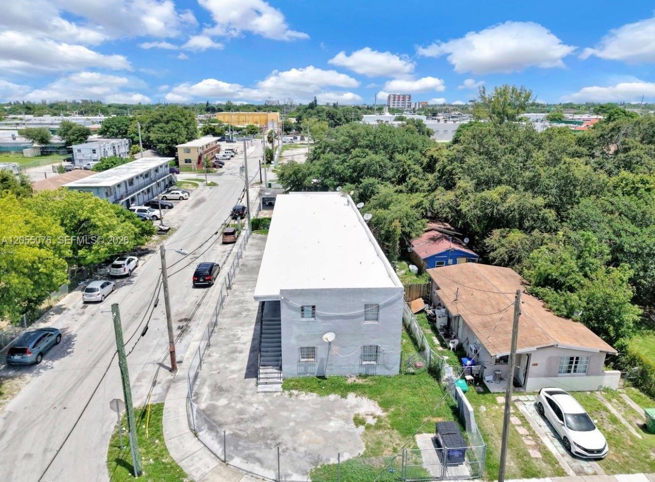 6901 NW 8th Ave , Miami, FL 33150 Photo
