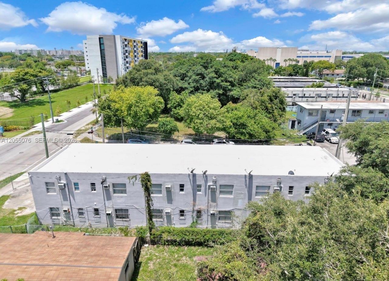 6901 NW 8th Ave , Miami, FL 33150 Photo
