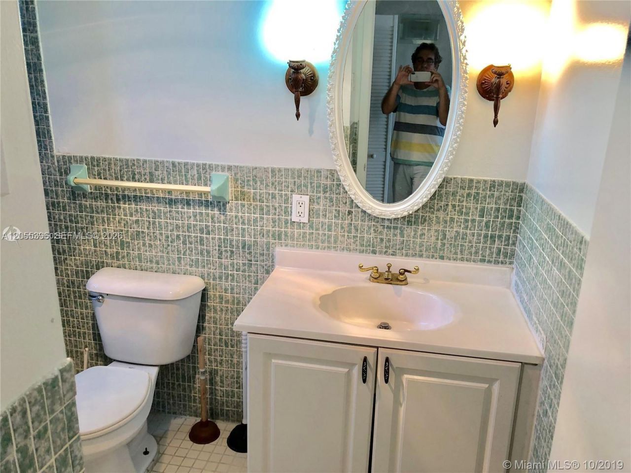 121 Golden Isles Dr , Unit 407, Hallandale Beach, FL 33009 Photo