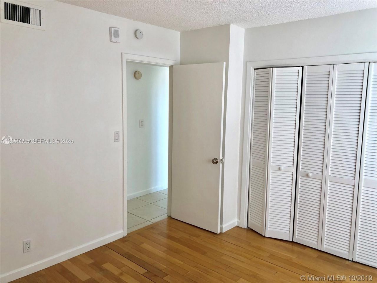 121 Golden Isles Dr , Unit 407, Hallandale Beach, FL 33009 Photo