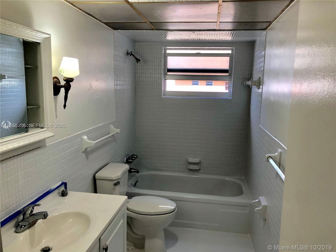 121 Golden Isles Dr , Unit 407, Hallandale Beach, FL 33009 Photo